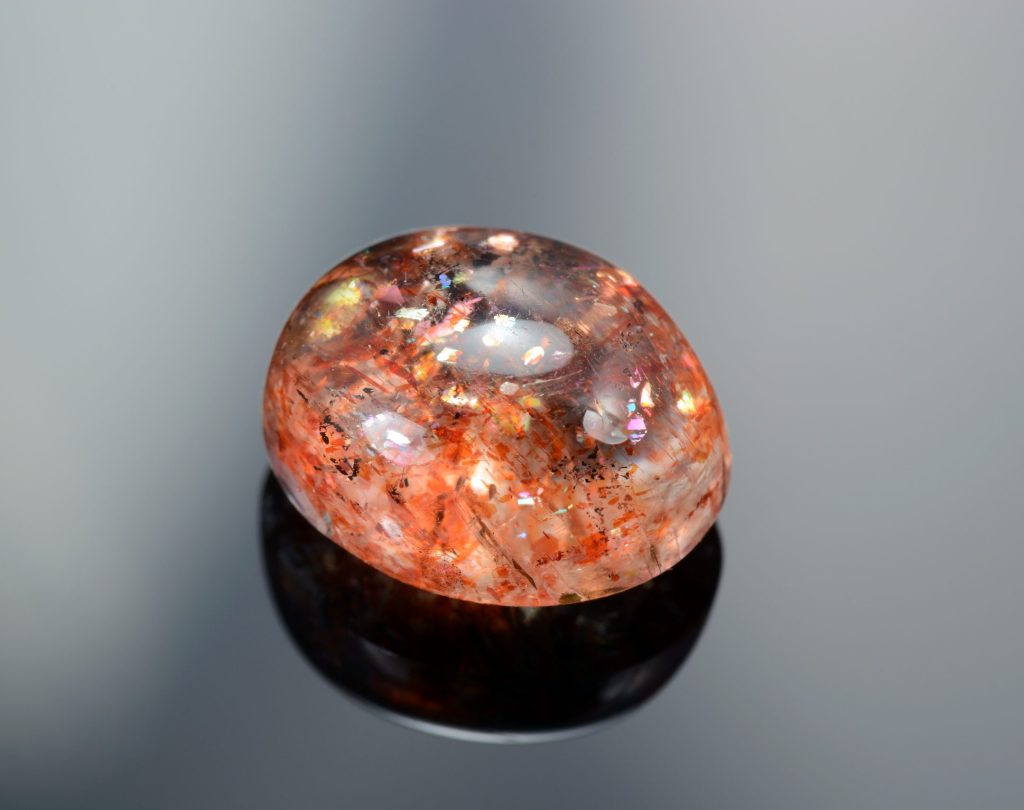 Natural,Oval,Cabochon,Sunstone,Full,Of,Sparkle,With,Flakes,Of